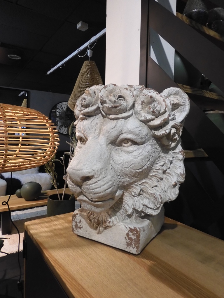 Vase tête de lion